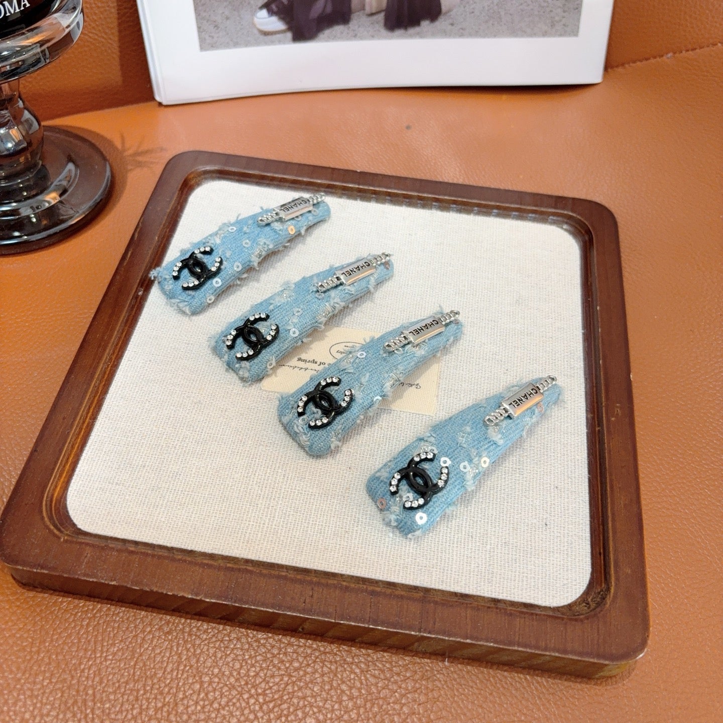 CHANEL 26S HAIR CLIP IN LIGHT BLUE DENIM 505293