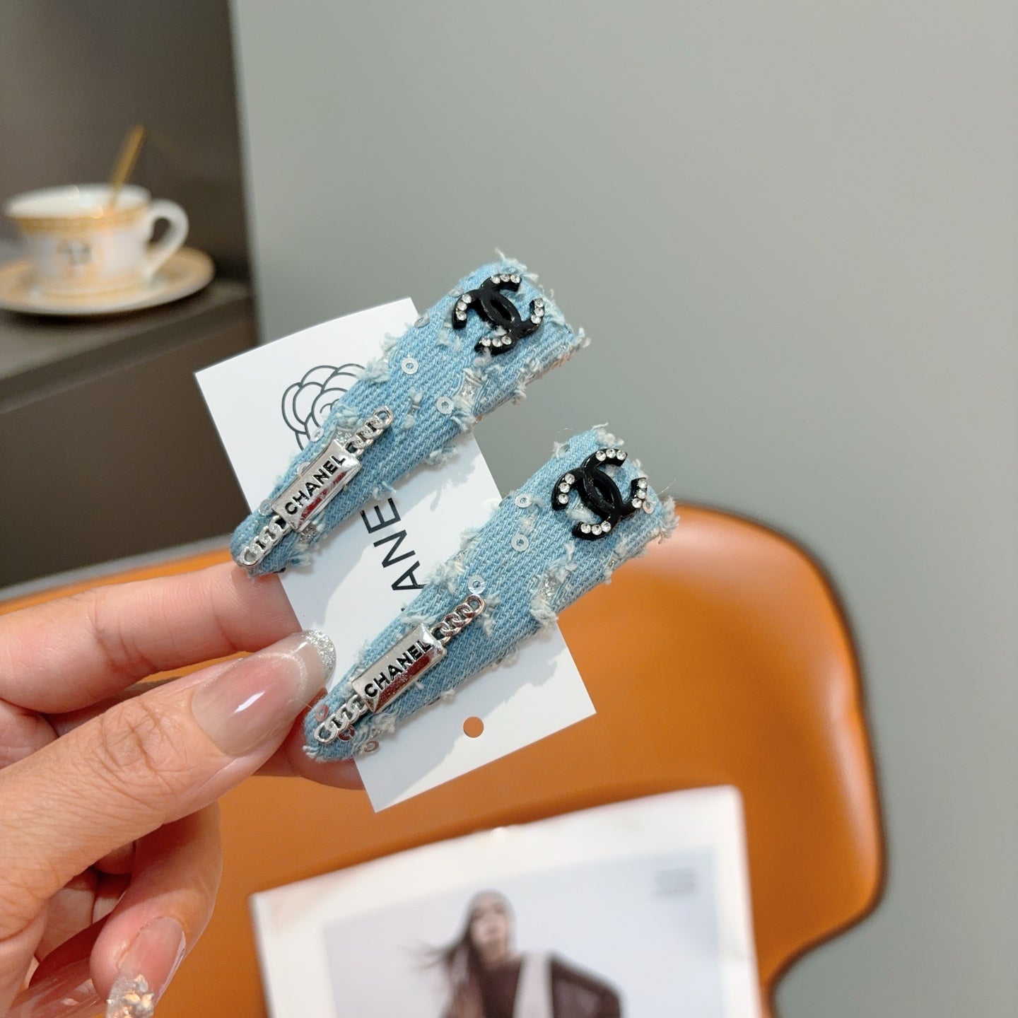 CHANEL 26S HAIR CLIP IN LIGHT BLUE DENIM 505293