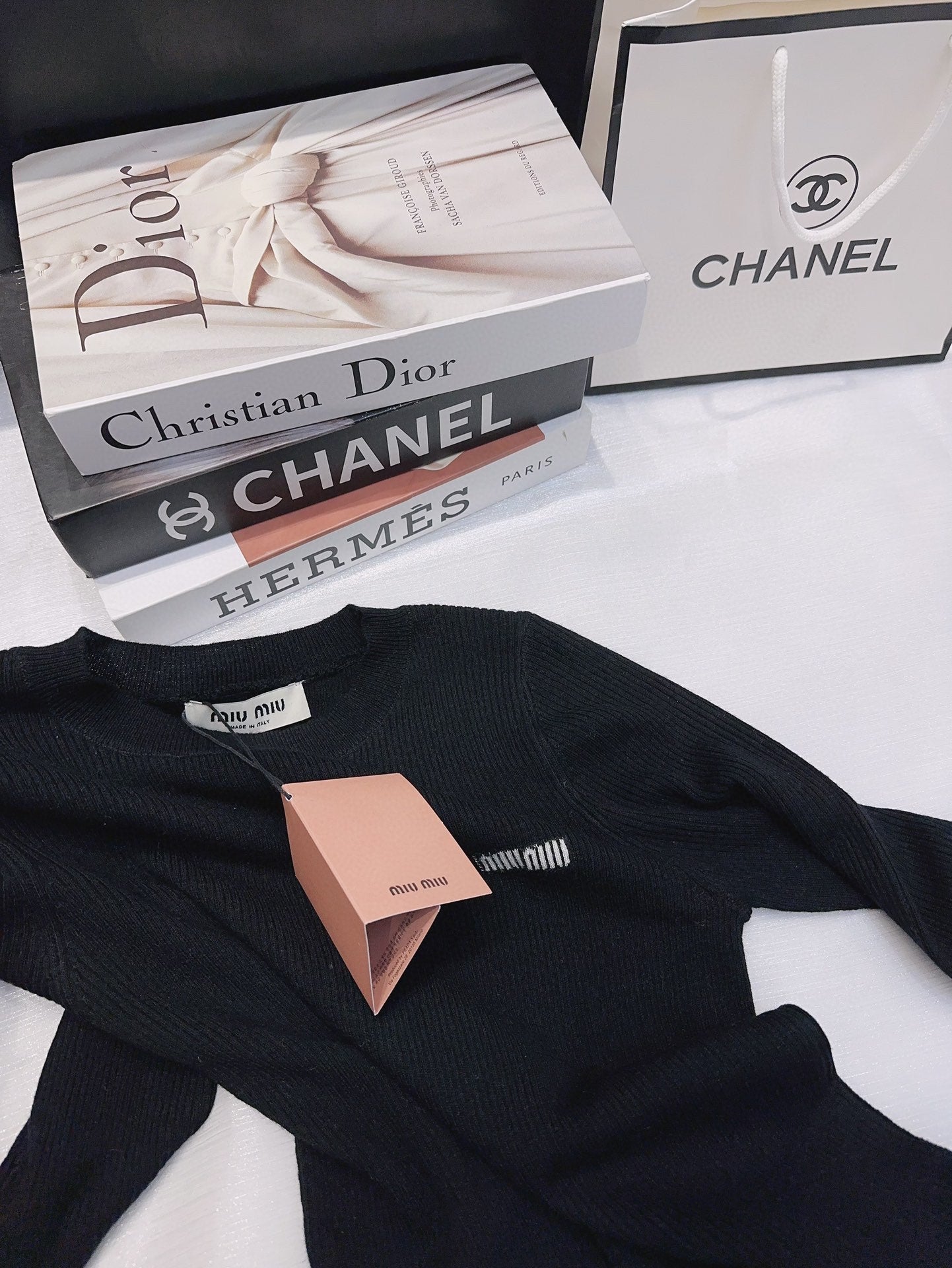 MIUMIU SWEATER STYLE 722