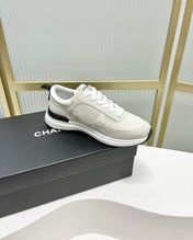SNEAKER IN GREY SUEDE AND WHITE BREATHABLE MESH