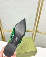 STRAPPY FLAT SLINGBACK IN EMERALD GREEN GLOSSY CALFSKIN