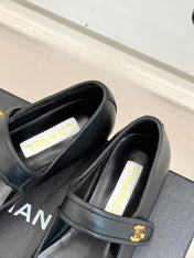 FLAT SHOES IN BLACK LAMBSKIN GOLD HARDWARE