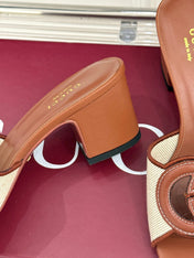 MID-HEEL MULE IN BROWN CALFSKIN AND CREAM WHITE FABRIC