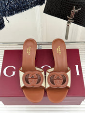 MID-HEEL MULE IN BROWN CALFSKIN AND CREAM WHITE FABRIC