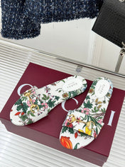SLIDE SANDALS IN WHITE FABRIC FLORAL AND LEAF PRINT