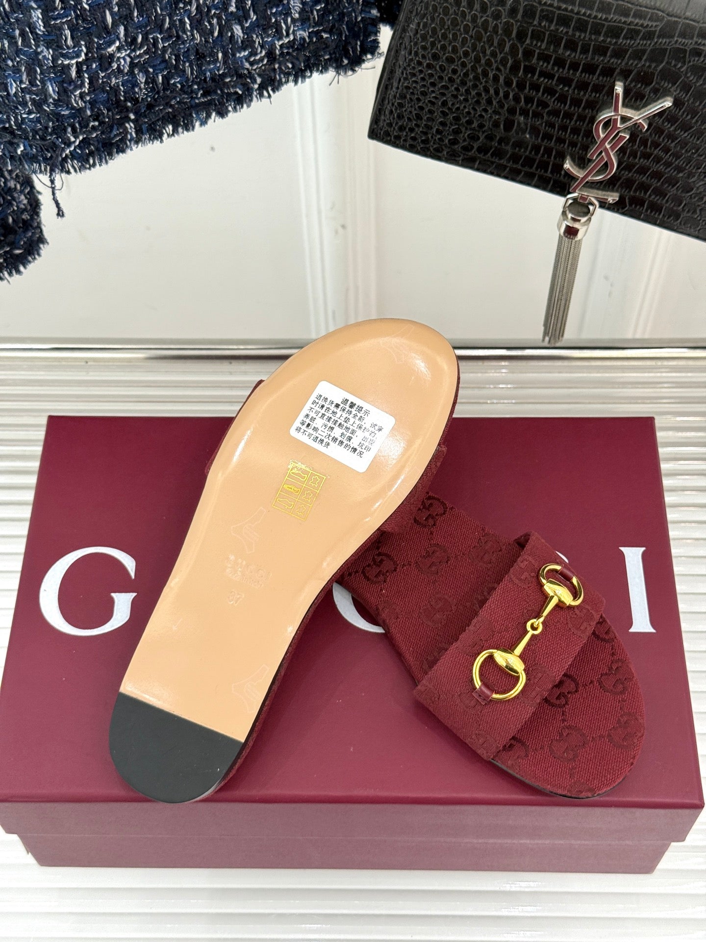 SLIDE SANDALS IN RED FABRIC EMBOSSED LOGO
