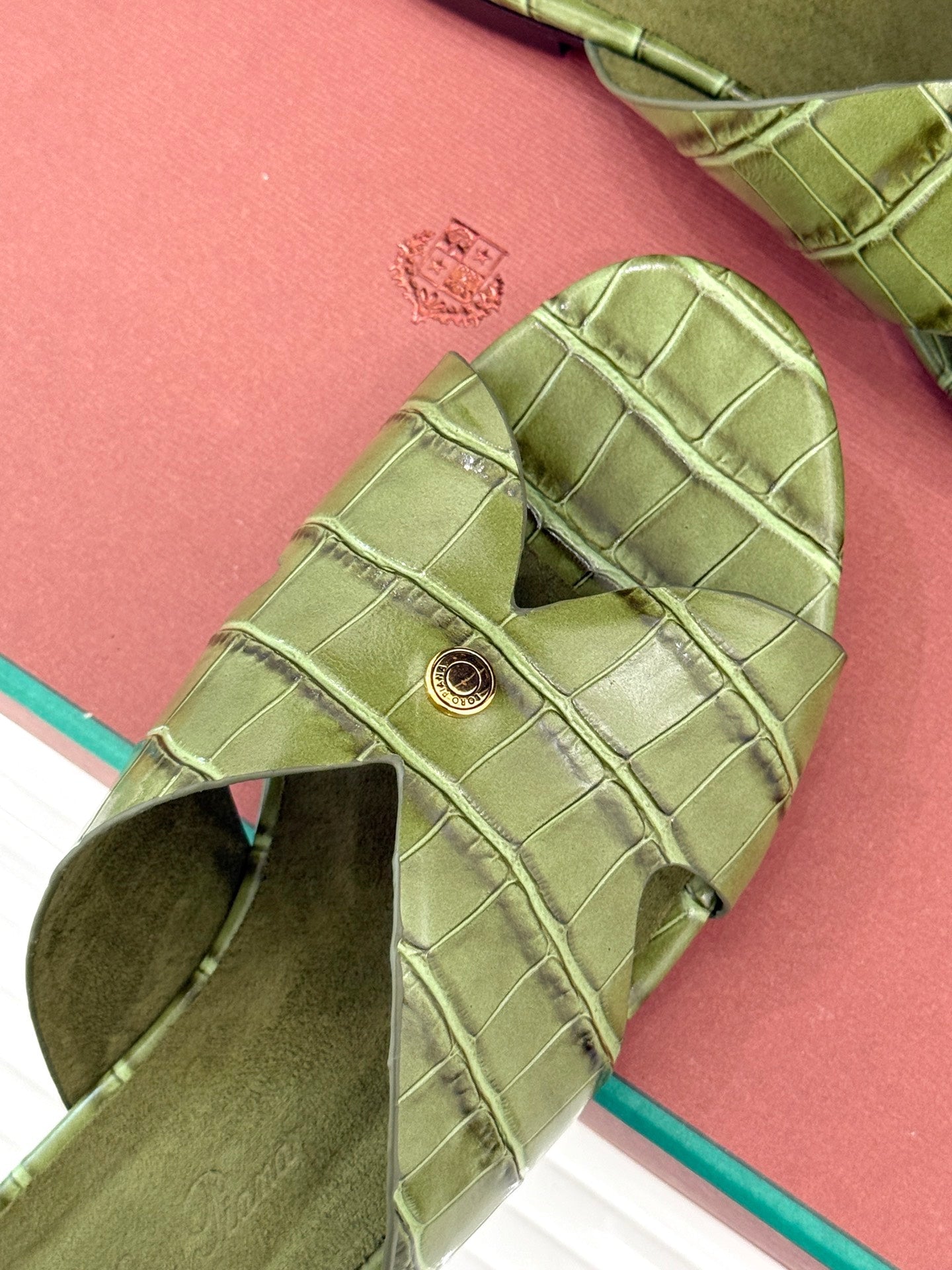 LP SANDALS 25S IN MOSS GREEN LAMBSKIN SNAKE EMBOSSING