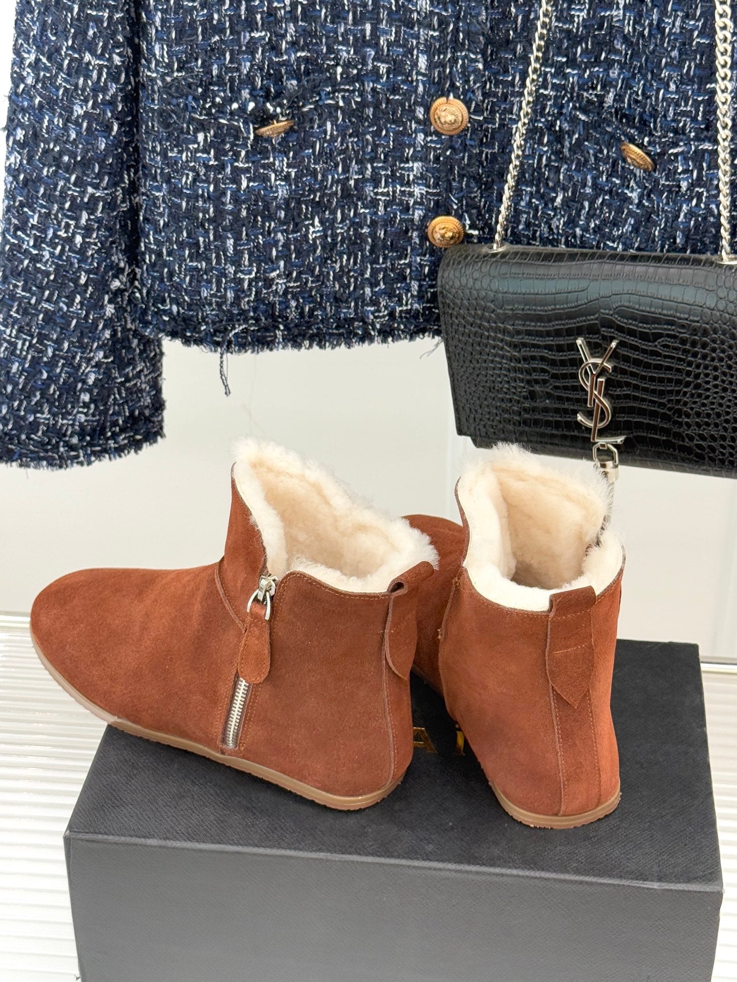 ALAIA 26S SNOW BOOTS IN BURNT BROWN SUEDE AND WOOL