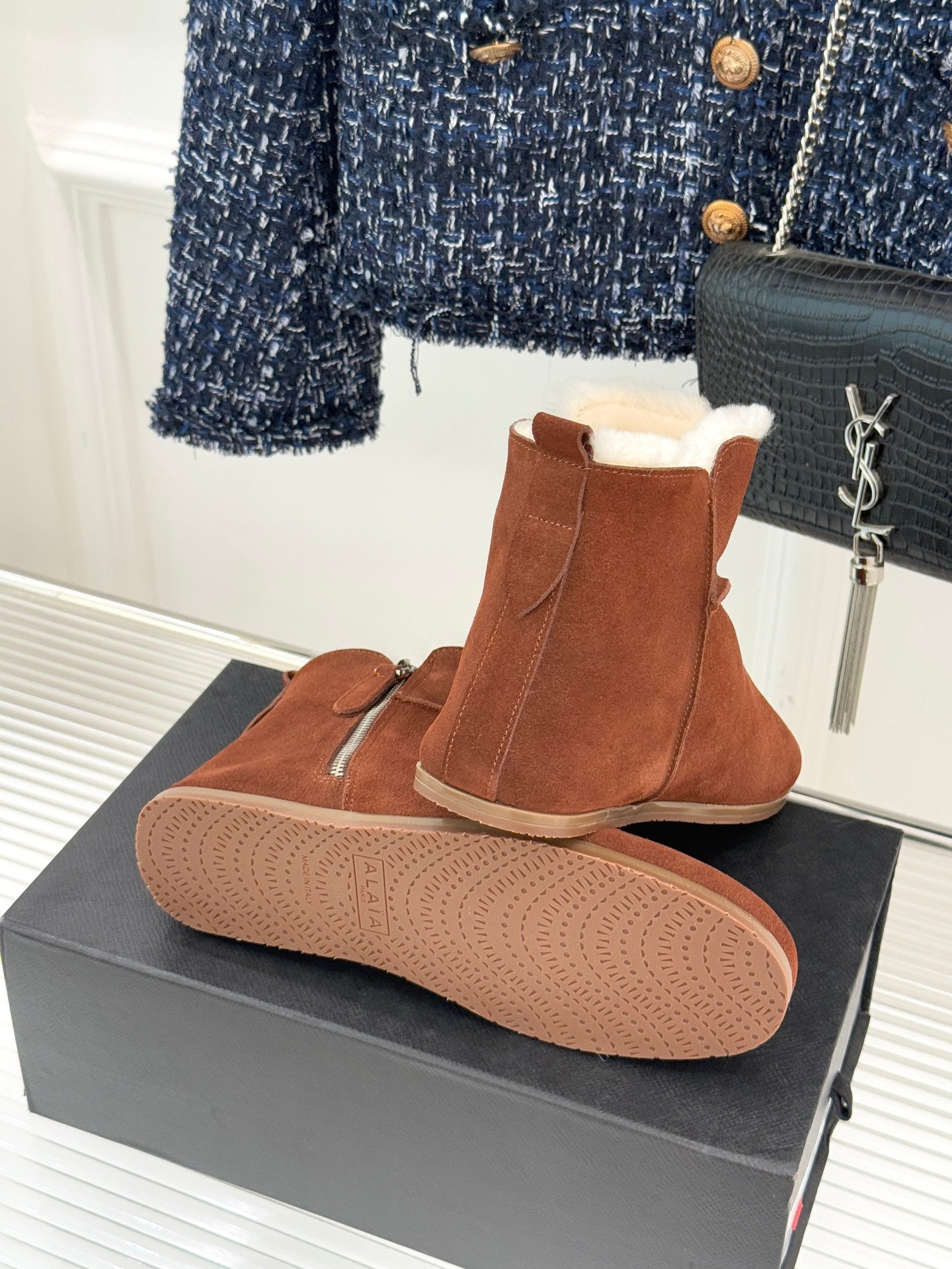 ALAIA 26S SNOW BOOTS IN BURNT BROWN SUEDE AND WOOL