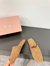 MIUMIU 26S MULE LOAFERS IN CARAMEL BROWN SUEDE LOGO