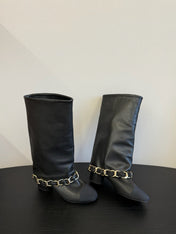 CC BOOTS IN BLACK CALFSKIN WITH CHAIN