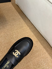 CHANEL 26S LOAFER IN BLACK CALFSKIN CC LOGO