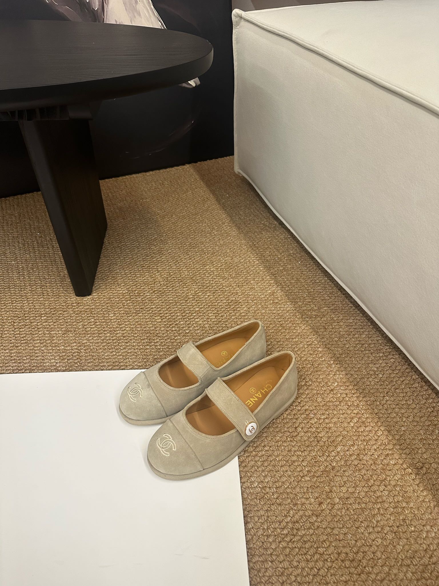 CHANEL 26S MARY JANE FLATS IN BEIGE SUEDE CC LOGO