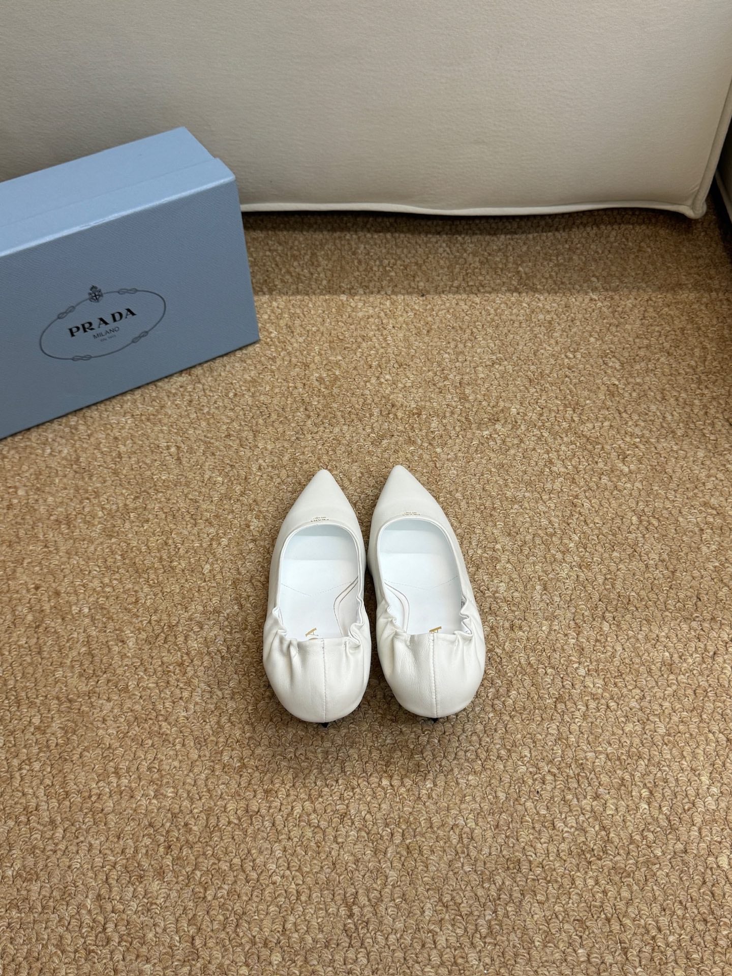 PRADA 26S POINTED TOE PUMPS 50MM IN WHITE CALFSKIN