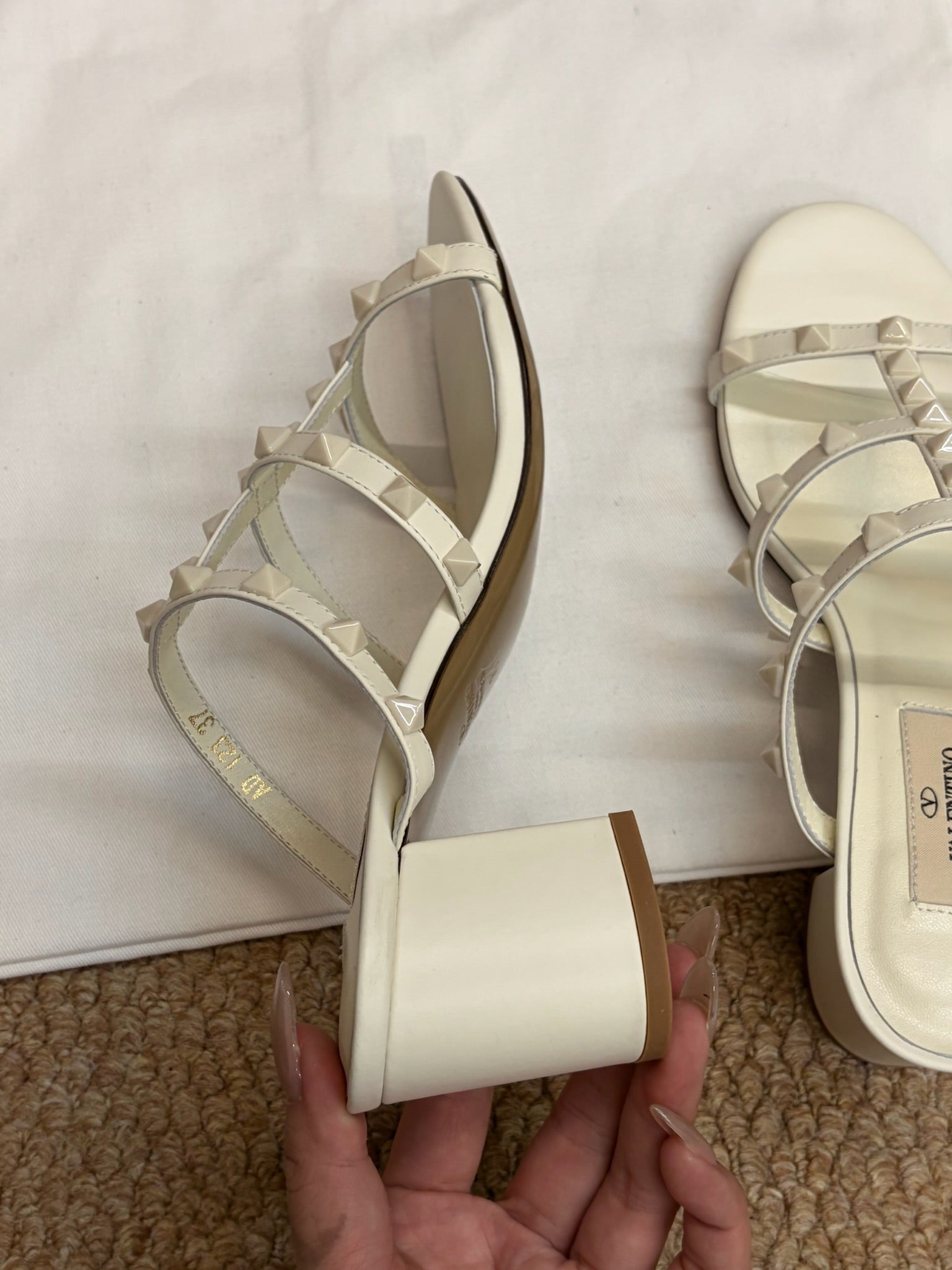 VALENTINO 26S ROCKSTUD HIGH HEEL SANDALS IN OFF-WHITE CALFSKIN