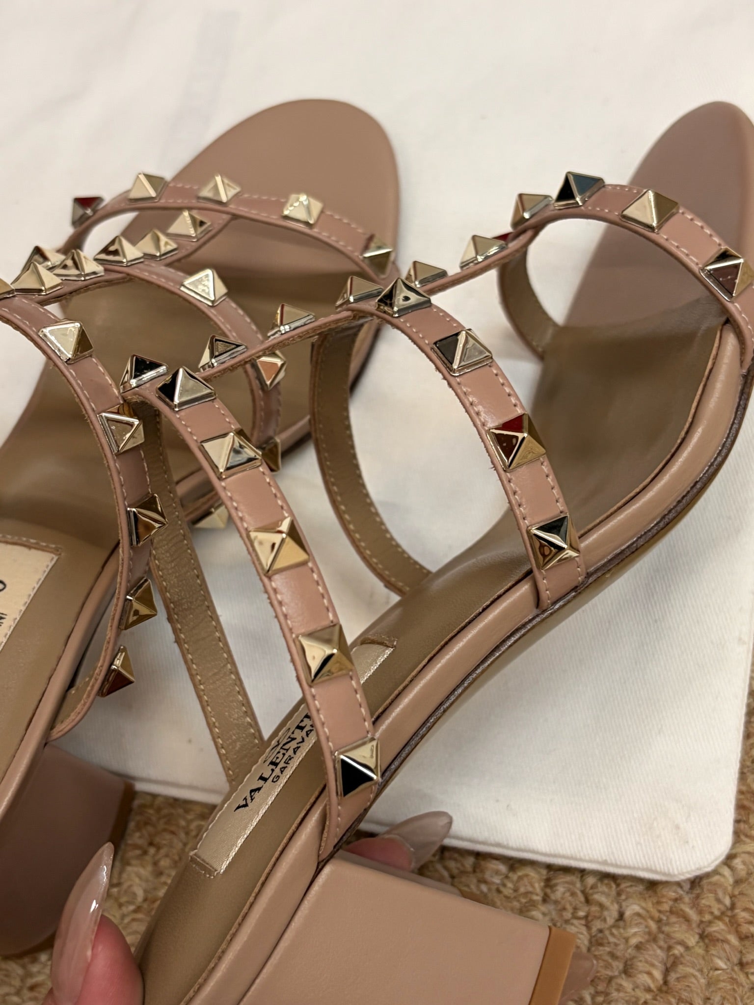 VALENTINO 26S ROCKSTUD HIGH HEEL SANDALS IN BLUSH NUDE CALFSKIN