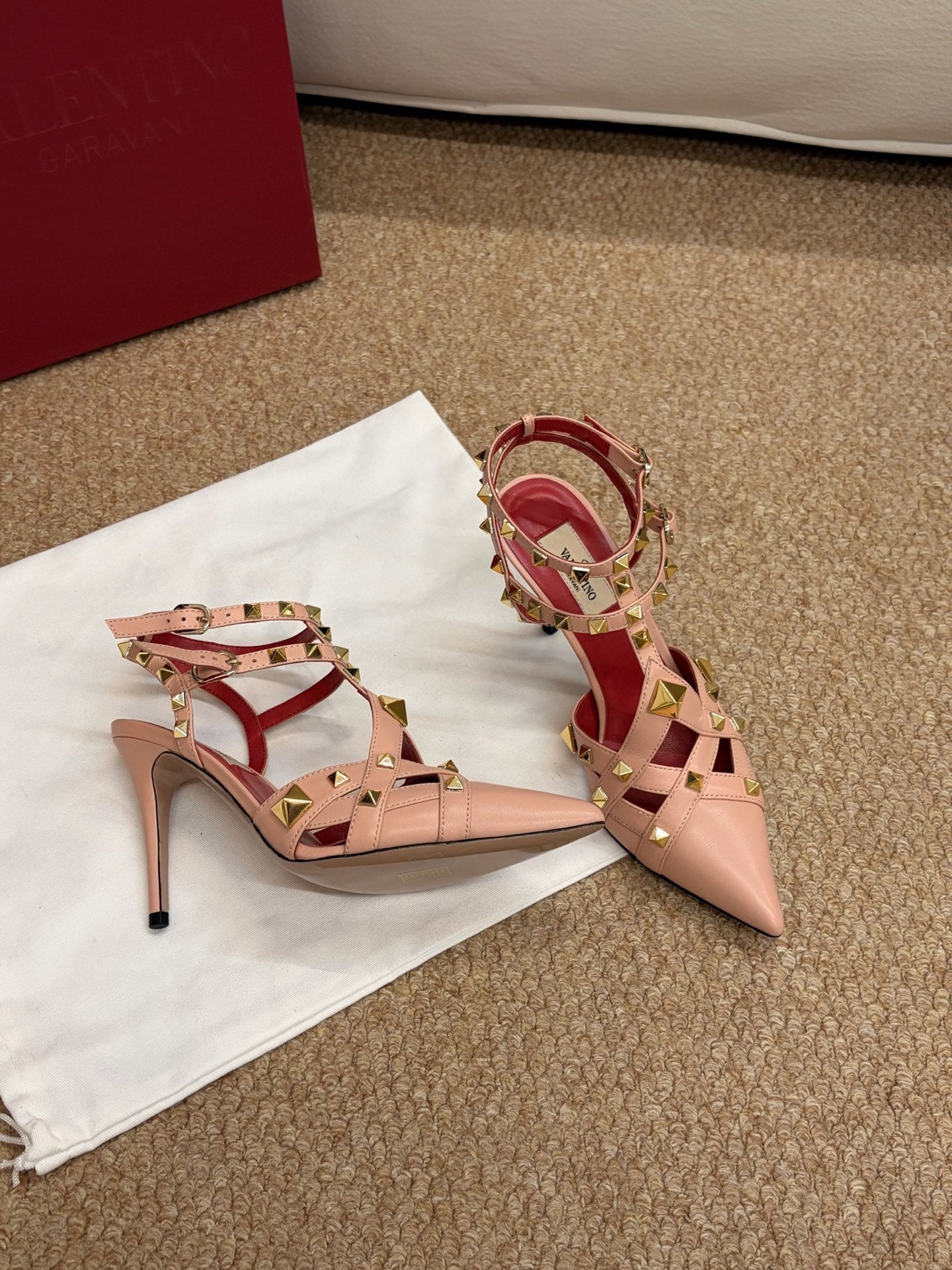 VALENTINO 26S OCKSTUD HEELS IN NUDE PEACH CALFSKIN
