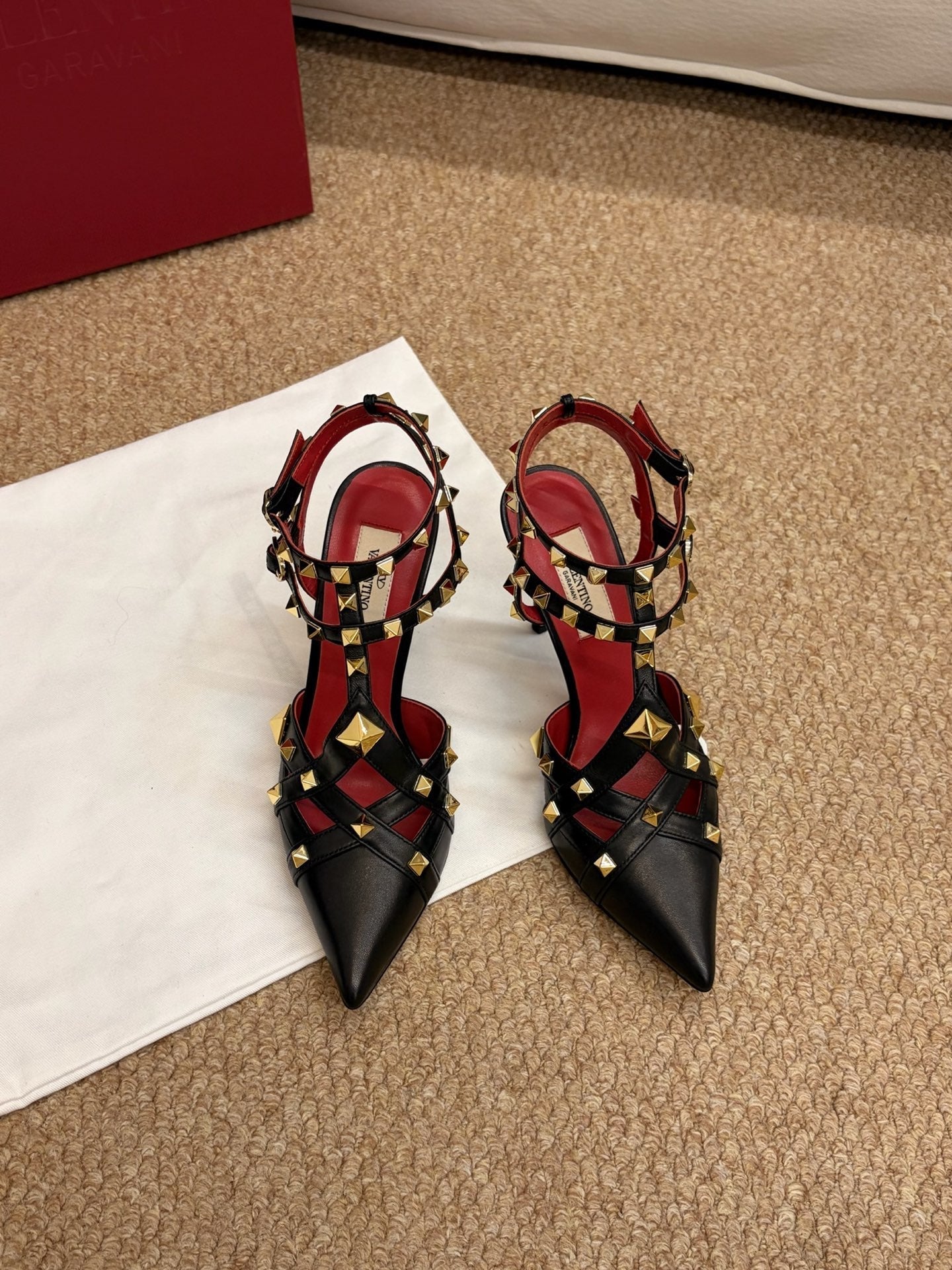 VALENTINO 26S OCKSTUD HEELS IN BLACK CALFSKIN