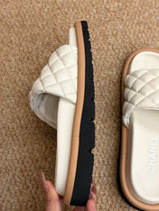 CHANEL 26S SLIDE SANDALS IN WHITE QUILTED CALFSKIN SILVER HARDWARE