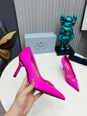 HIGH-HEEL PUMPS IN HOT PINK SATIN