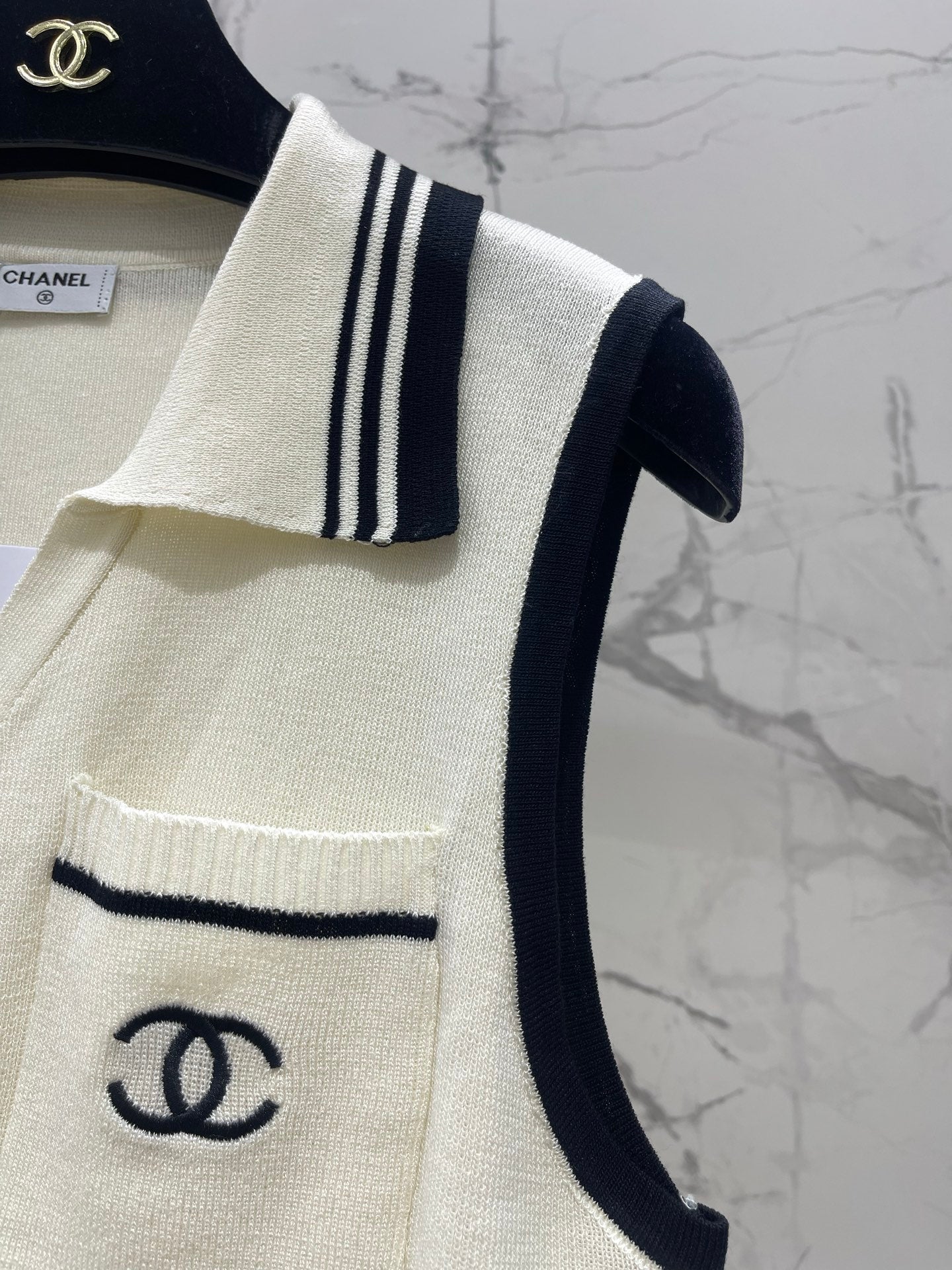 CHANEL 26S SLEEVELESS KNIT TOP 1417