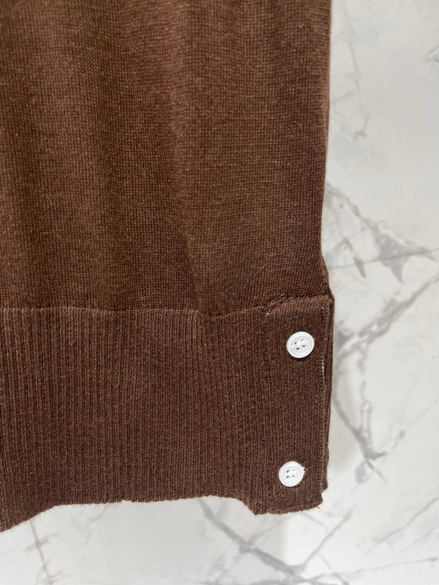 THOM 26S SHORT-SLEEVE KNIT TOP STYLE 224