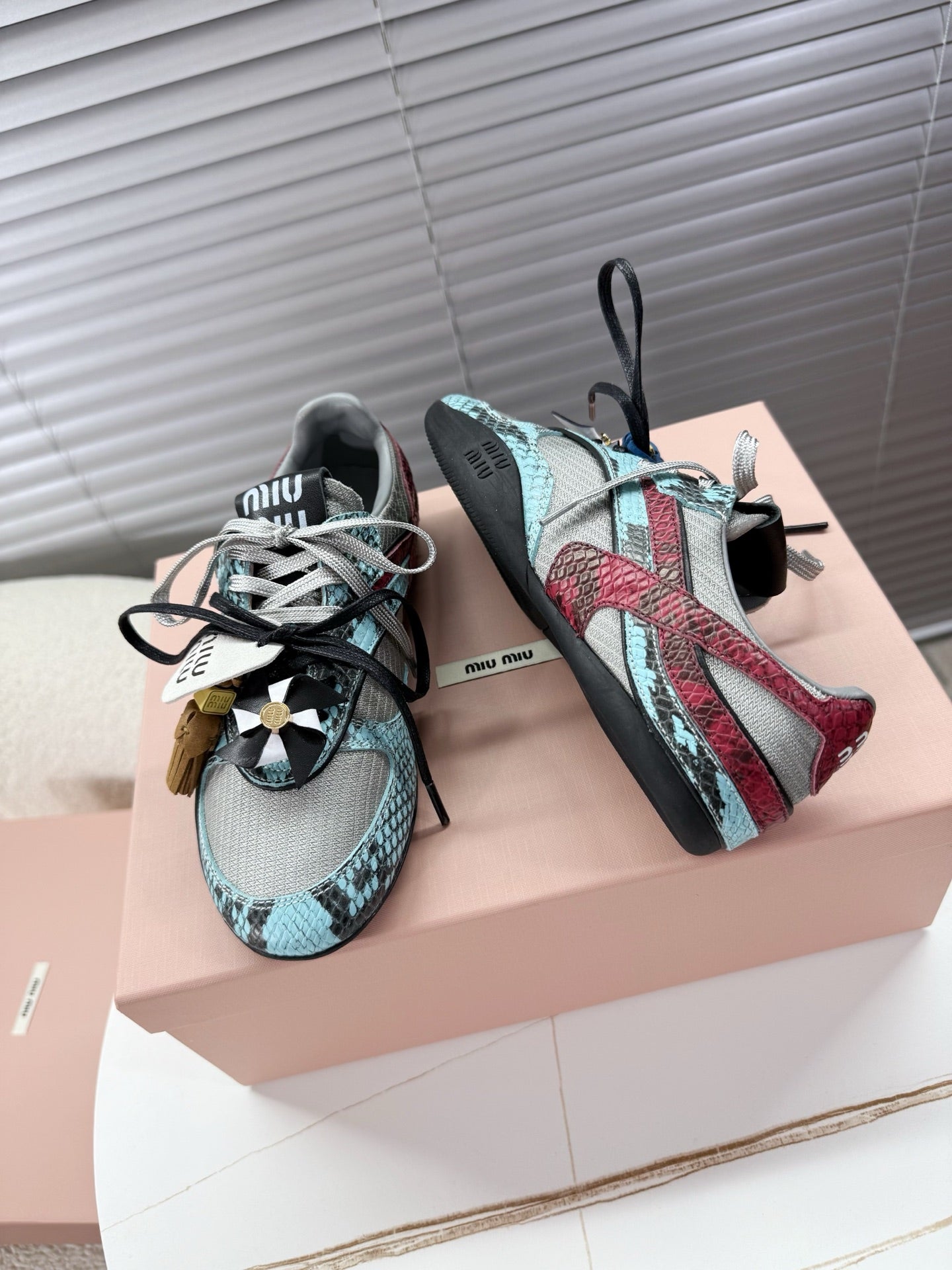 MIUMIU 26S GYMNASIUM SNEAKER IN SILVER FABRIC AND TURQUOISE BLUE SNAKE EFFECT CALFSKIN
