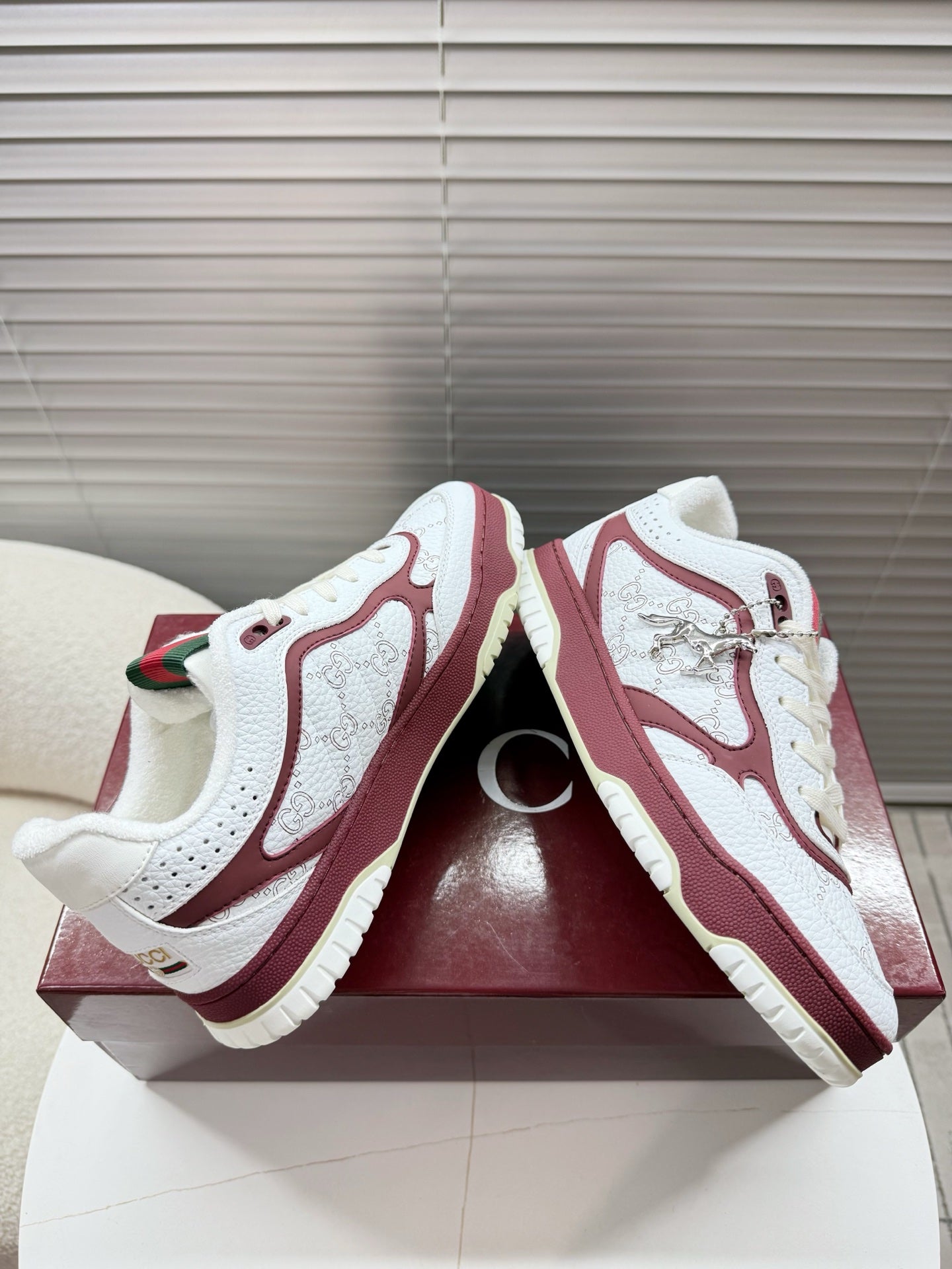GUCCI 26S MAC80 SNEAKER IN WHITE AND RED LEATHER