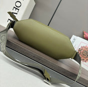 CONVERTIBLE SLING 32 IN OLIVE GREEN CLASSIC CALFSKIN
