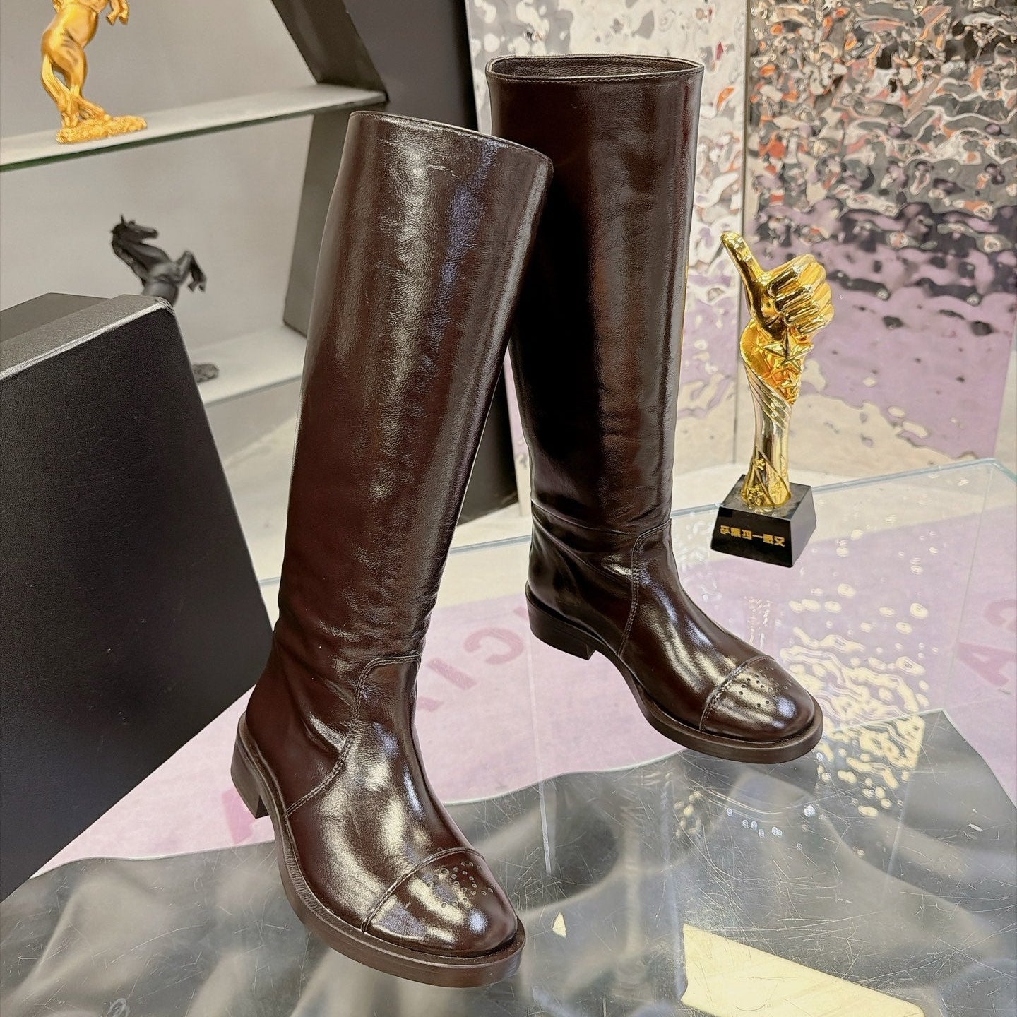 CHANEL 26S KNEE HIGH BOOTS 25 MM IN DARK BROWN PATENT LEATHER