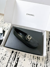 LOAFERS IN BLACK CALFSKIN HARDWARE WITH ROCK MIX CHAIN