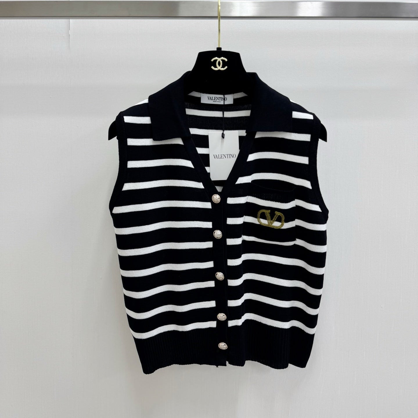 VALENTINO 26S COLLARED KNIT VEST 397