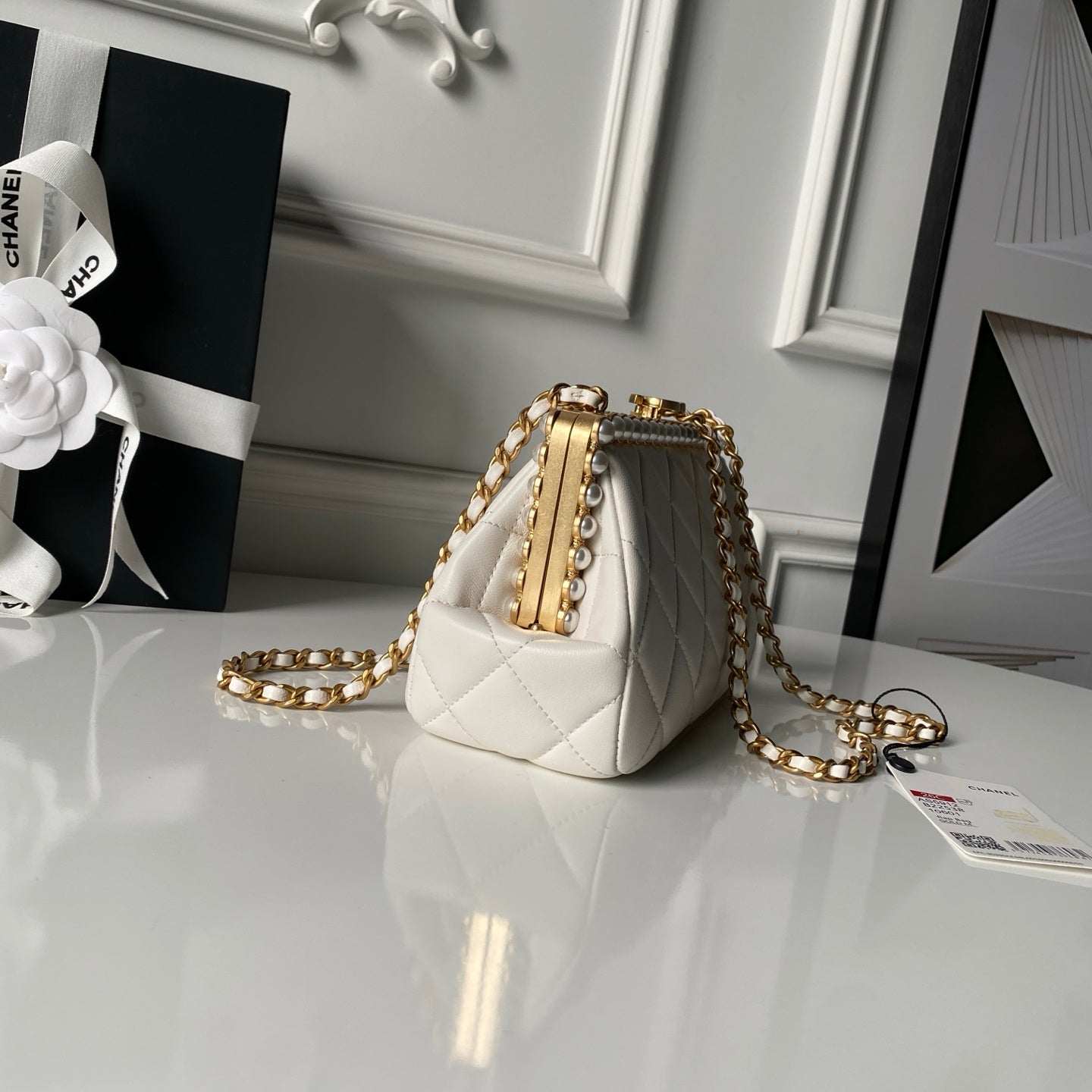 CHANEL 26S CROSSBODY BAG 20 IN WHITE LAMBSKIN