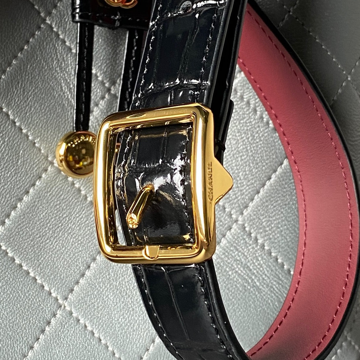 CHANEL 26S BUCKET BAG 18 IN SILVER GREY QUILTED CALFSKIN