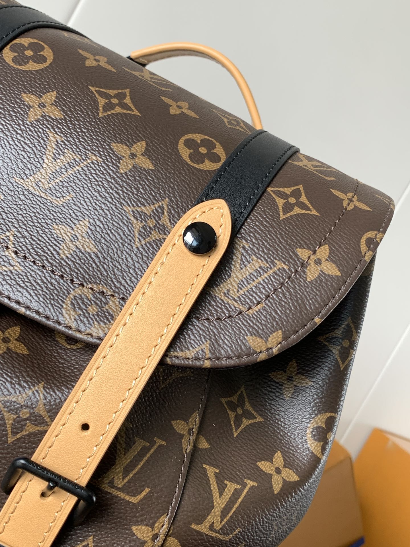 LV 25S CHRISTOPHER BACKPACK 44 IN BROWN AND BLACK CANVAS MONOGRAM
