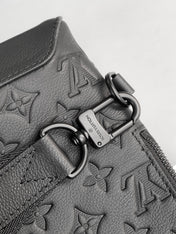 DUO CROSSBAG BAG 42 IN BLACK EMBOSSED CALFSKIN