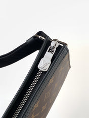 LV 25S GASTON WEARABLE WALLET 22 IN MONOGRAM MACASSAR CANVAS