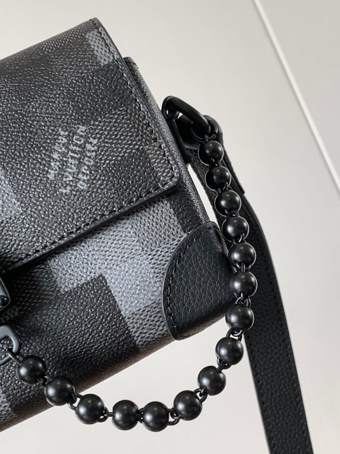 LV 25S STEAMER BAG 18 IN DAMOFLAGE BLACK CANVAS