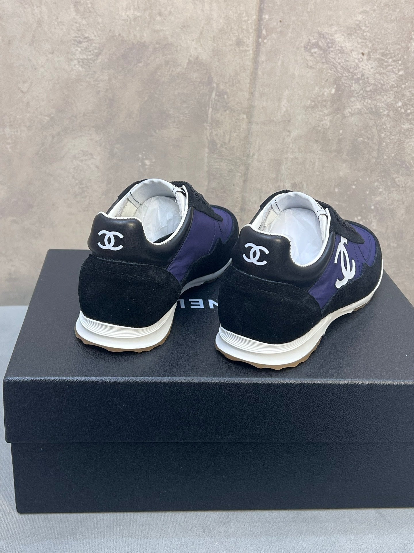 CHANEL 26S RUNNING SNEAKERS IN BLACK PURPLE MIX MATERIAL CC LOGO