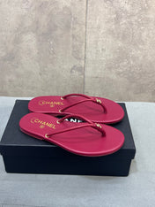 CHANEL 26S FLIP FLOPS IN RED CALFSKIN CC LOGO