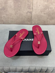 CHANEL 26S FLIP FLOPS IN RED CALFSKIN CC LOGO