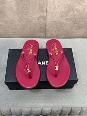 CHANEL 26S FLIP FLOPS IN RED CALFSKIN CC LOGO