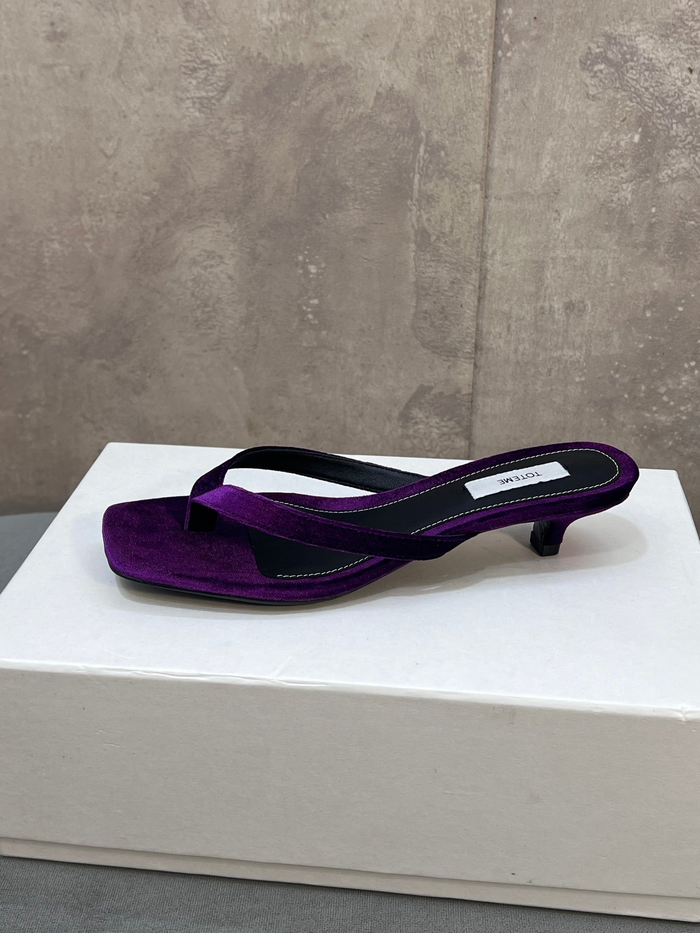THE ROW 26S SQUARE TOE THONG KITTEN HEEL SANDALS 45MM IN PURPLE VELVET