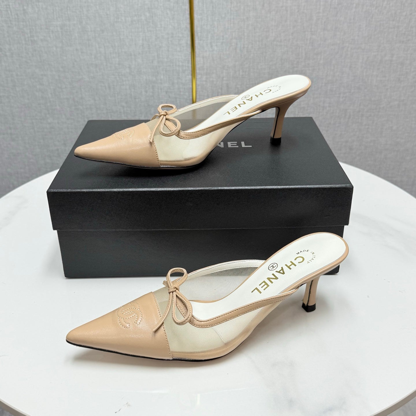 CC HEEL MULES 25S IN BEIGE MESH FABRIC AND LAMBSKIN WITH BOW
