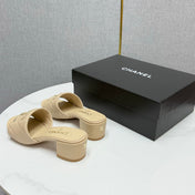 CC HIGH HEEL 25S IN BEIGE CALFSKIN WITH LOGO