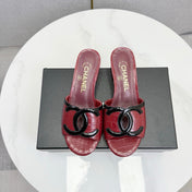 CHANEL 26S BLOCK HEEL SANDALS 40 MM IN RED CROCODILE-EMBOSSED CALFSKIN