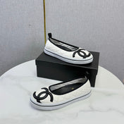 CHANEL 26S CC LOGO SLIP-ON SNEAKERS IN WHITE CALFSKIN