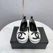 CHANEL 26S CC LOGO SLIP-ON SNEAKERS IN WHITE CALFSKIN