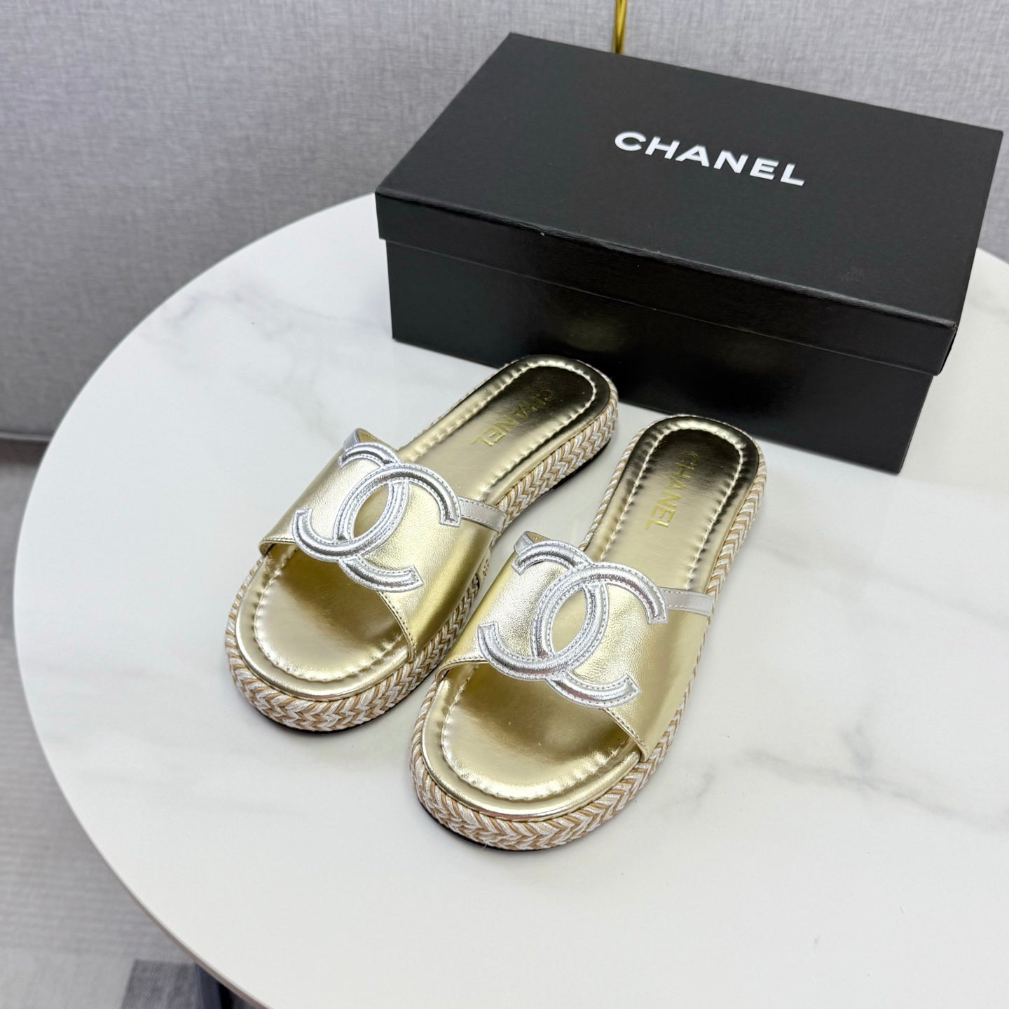CHANEL 26S PLATFORM SLIDES IN GOLD LAMBSKIN WITH CC LOGO