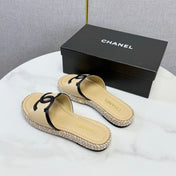 CHANEL 26S PLATFORM SLIDES IN BEIGE LAMBSKIN WITH CC LOGO